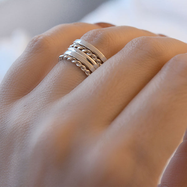 Cadence Curved Stacking Ring · 2mm
